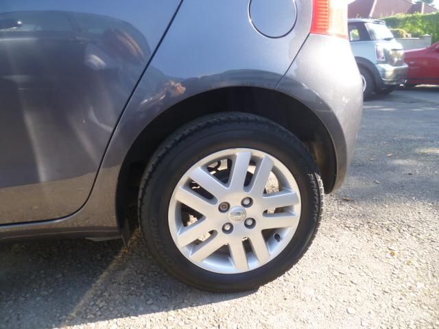 2008 Toyota Yaris 1.3 VVT-i TR 5dr image 4