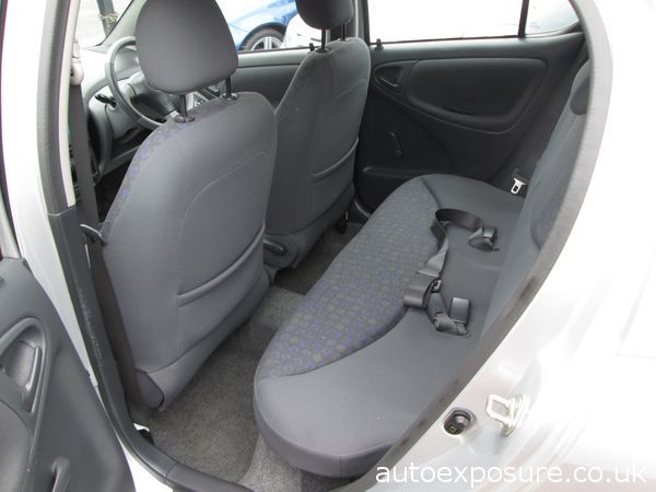 2003 TOYOTA YARIS 1.0 VVTi Colour Collection image 6