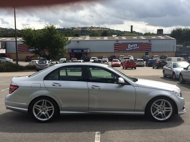 2007 Mercedes-Benz C Class 3.0 C320 CDI Sport 7G-Tronic 4dr image 4