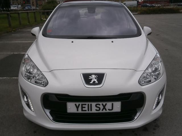 2011 Peugeot 308 1.6 e-HDi Allure 5dr image 3