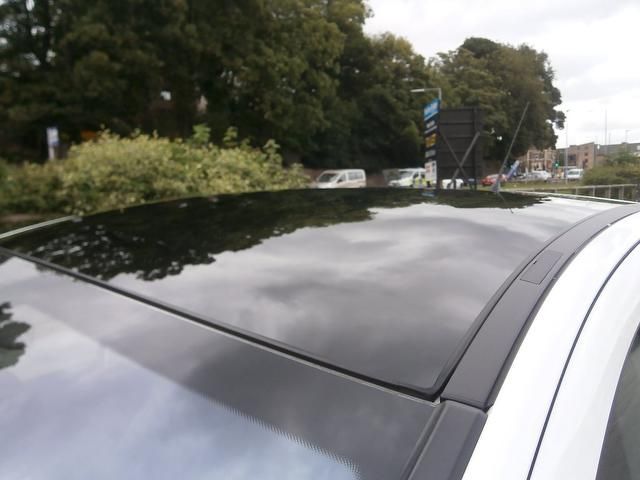 2011 Peugeot 308 1.6 e-HDi Allure 5dr image 5