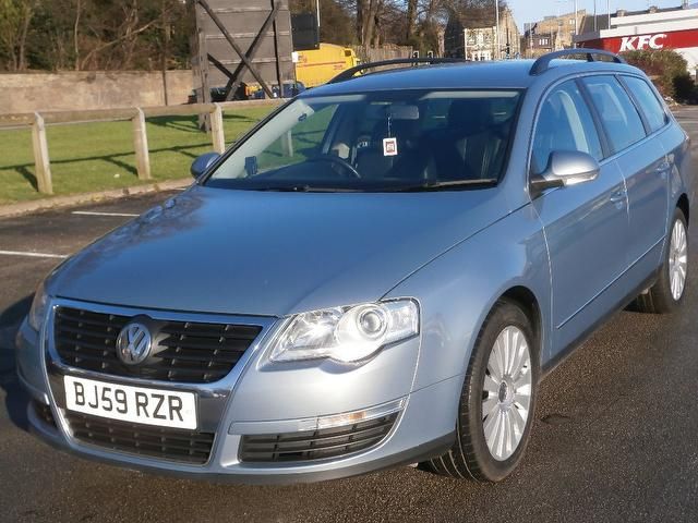 2009 Volkswagen Passat 2.0TDI Highline 5dr image 1