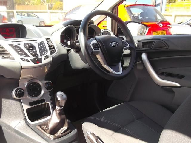 2009 Ford Fiesta 1.4 Titanium 5dr image 5