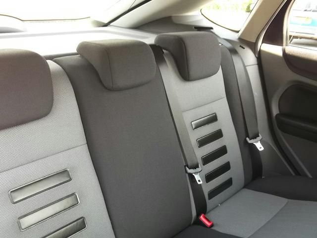 2009 Ford Focus 1.8 TDCI ZETEC 5DR image 5