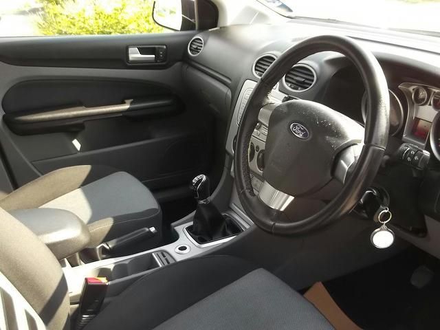 2009 Ford Focus 1.8 TDCI ZETEC 5DR image 6