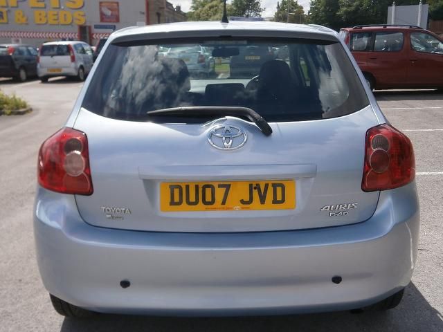 2007 Toyota Auris 2.0 D-4D T SPIRIT 5DR image 3