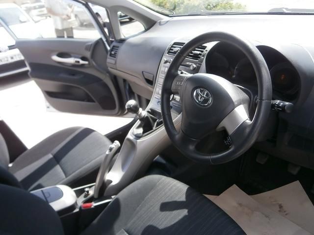 2007 Toyota Auris 2.0 D-4D T SPIRIT 5DR image 6