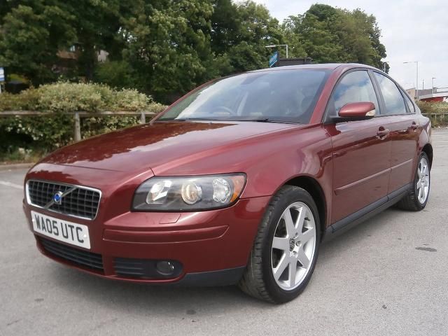 2005 Volvo S40 2.0 D SE 4dr image 1