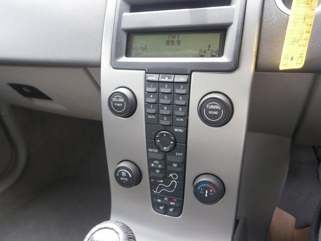 2005 Volvo S40 2.0 D SE 4dr image 8