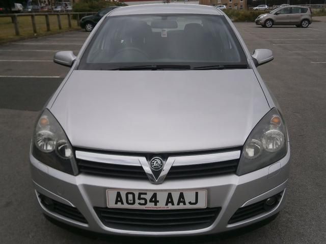 2004 Vauxhall Astra 1.4 i 16v SXi 5dr image 2