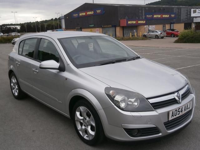 2004 Vauxhall Astra 1.4 i 16v SXi 5dr image 3