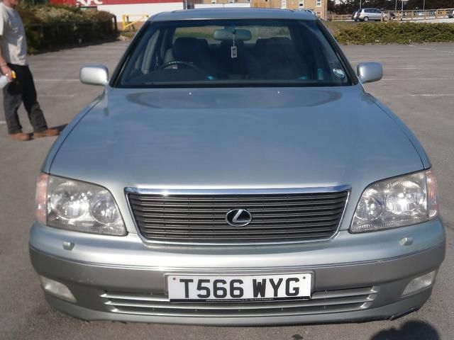 1999 Lexus LS 400 4.0 4dr image 2