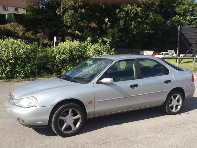 2000 Ford Mondeo 1.8 Zetec 5dr image 2