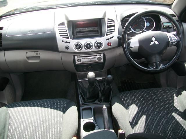 2010 MITSUBISHI L200 2500 cc 2.5DI-D image 7