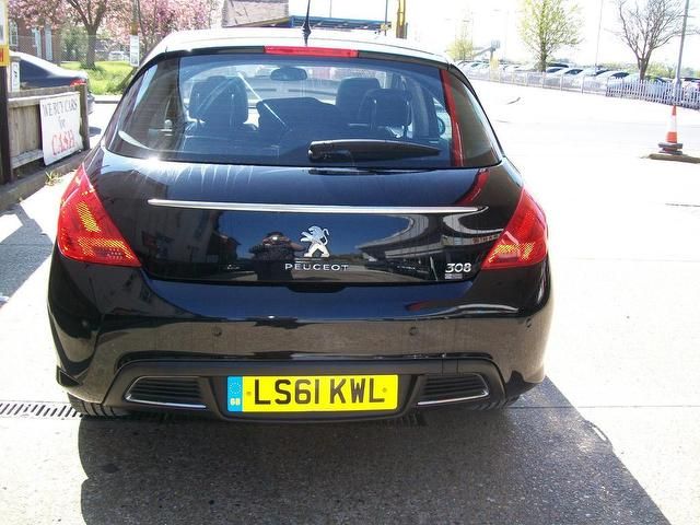 2011 Peugeot 308 1.6 e-HDi 112 Allure 5dr image 4