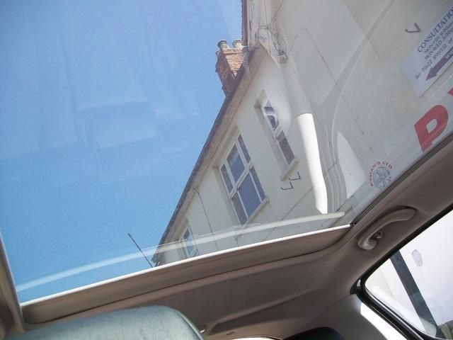 2011 Peugeot 308 1.6 e-HDi 112 Allure 5dr image 9