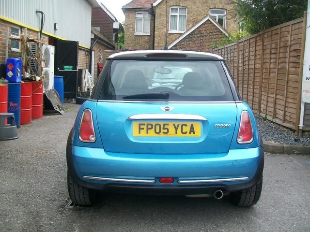2005 MINI Hatch Cooper 1.6 Cooper 3dr image 4