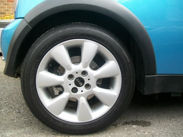 2005 MINI Hatch Cooper 1.6 Cooper 3dr image 8