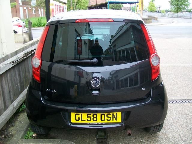2009 Vauxhall Agila 1.2 i 16v Design 5dr image 4