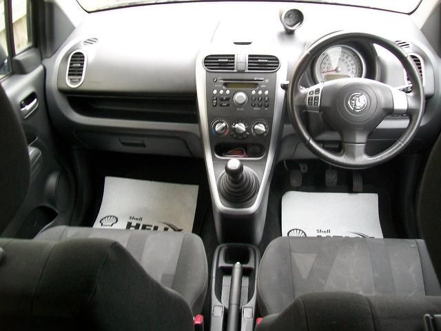 2009 Vauxhall Agila 1.2 i 16v Design 5dr image 7