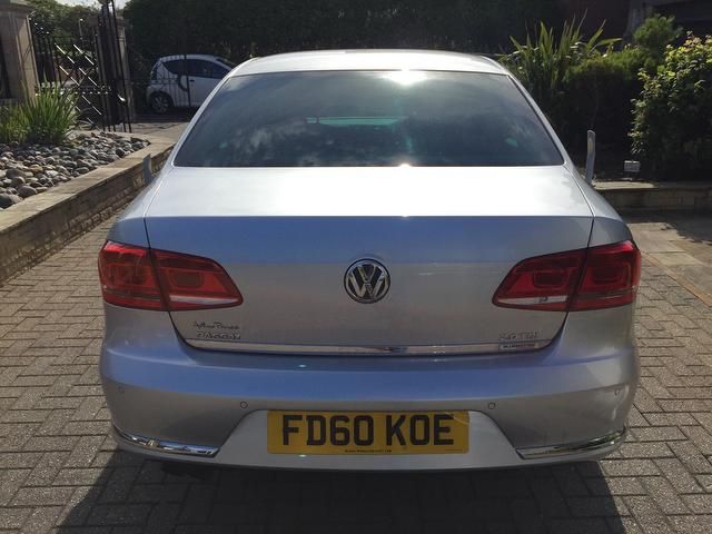 2010 Volkswagen Passat 2.0 TDI BlueMotion Tech Sport 4dr image 4