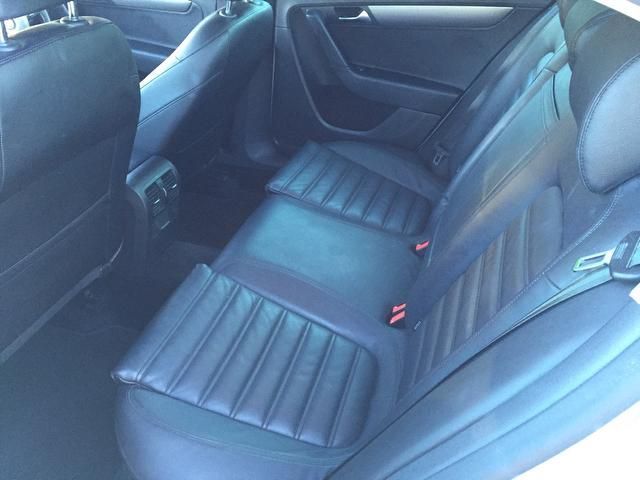 2010 Volkswagen Passat 2.0 TDI BlueMotion Tech Sport 4dr image 6