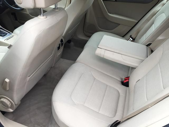 2011 Volkswagen Passat 2.0 TDI BlueMotion Tech SE DSG 5dr image 7