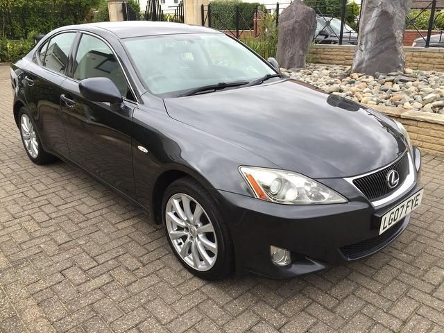 2007 Lexus IS 220D 2.2 TD SE 4dr sat nav image 3