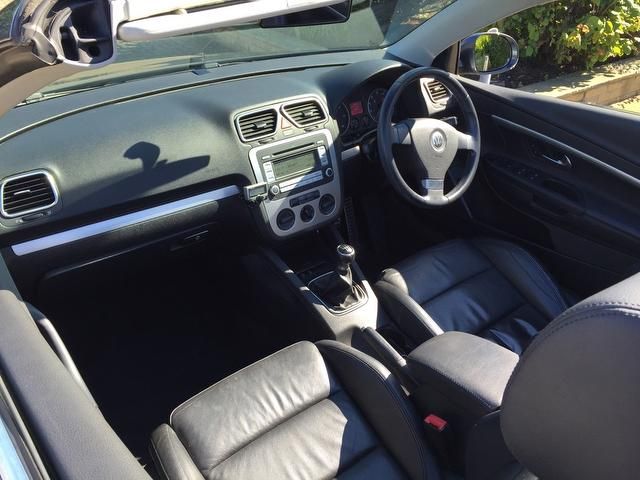 2007 Volkswagen EOS 2.0 TDI Sport 2dr image 5