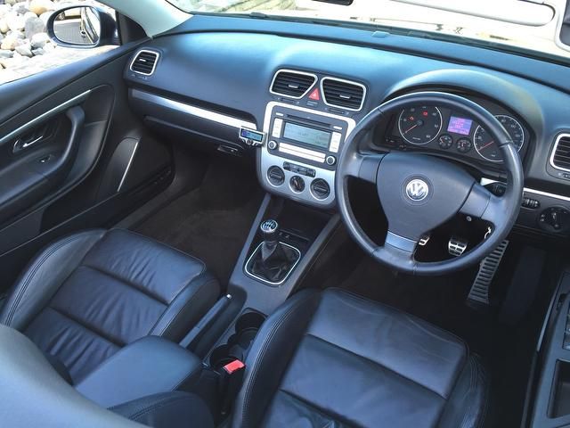 2007 Volkswagen EOS 2.0 TDI Sport 2dr image 7