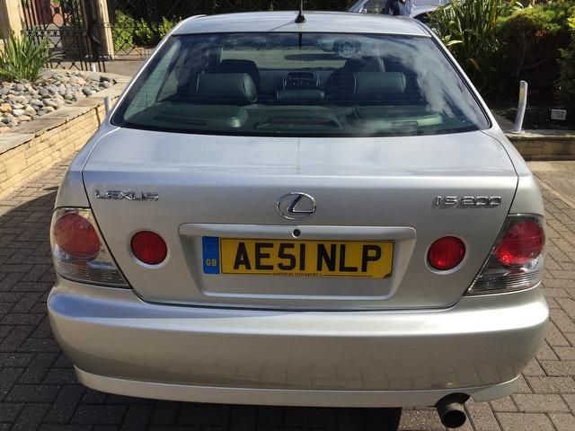2001 Lexus IS 200 2.0 SE 4dr 8 mot image 4