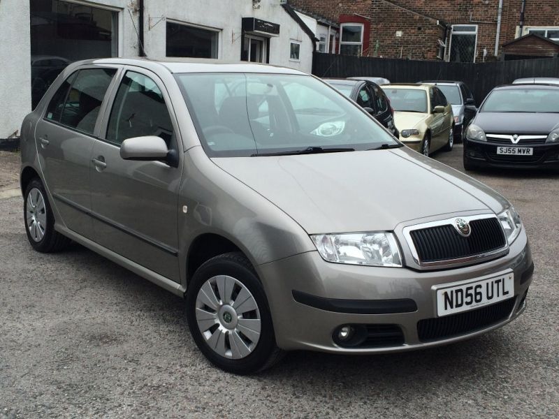 2006 Skoda Fabia 1.4 16v Ambiente 5dr image 1