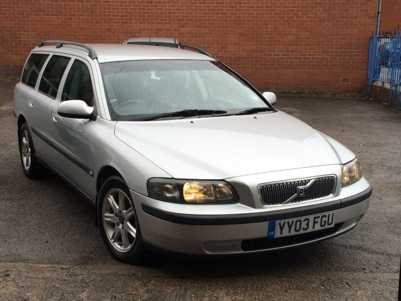 2003 Volvo V70 2.4 S 5dr image 1