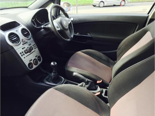 2008 Vauxhall Corsa 1.4 i 16v SXi 3dr image 6