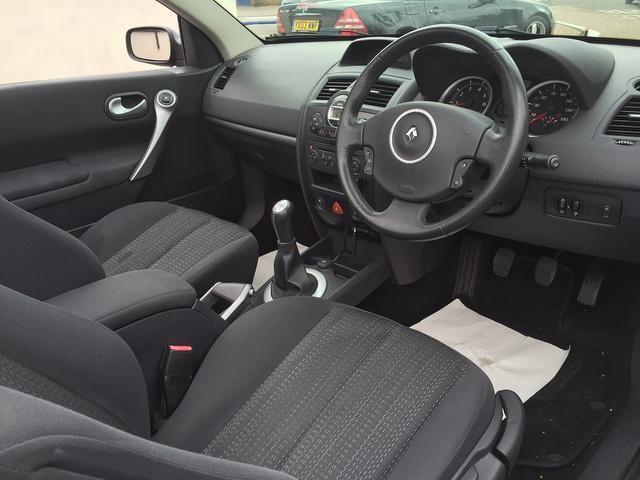 2008 Renault Megane 1.6 VVT Dynamique 2dr image 6