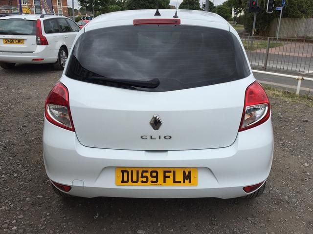 2010 Renault Clio 1.2 16v Extreme 3dr image 2