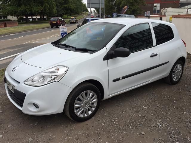 2010 Renault Clio 1.2 16v Extreme 3dr image 3