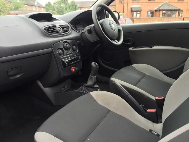 2010 Renault Clio 1.2 16v Extreme 3dr image 6