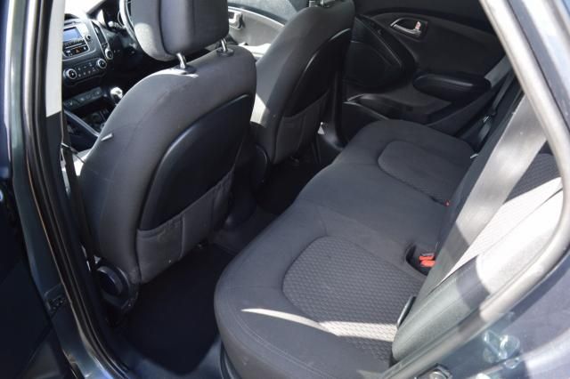 2010 HYUNDAI IX35 2.0 STYLE CRDI 4WD 5d 134 BHP image 6
