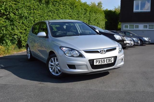2010 HYUNDAI I30 1.6 COMFORT CRDI 5d image 1