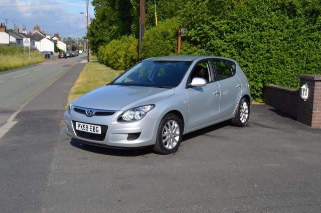 2010 HYUNDAI I30 1.6 COMFORT CRDI 5d image 2