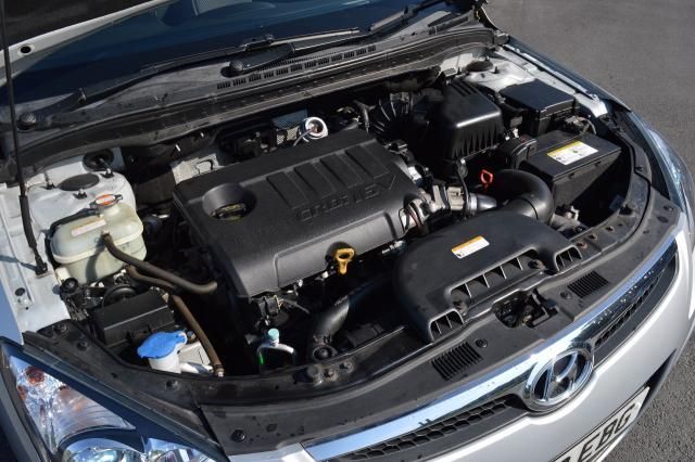 2010 HYUNDAI I30 1.6 COMFORT CRDI 5d image 8