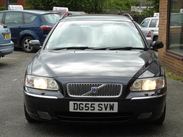 2005 Volvo V70 2.4 D SE 5dr image 2