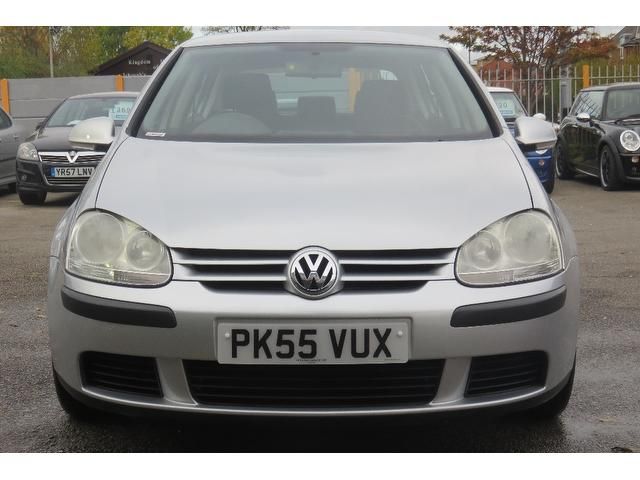 2005 Volkswagen Golf 1.6 S FSI 5dr image 2