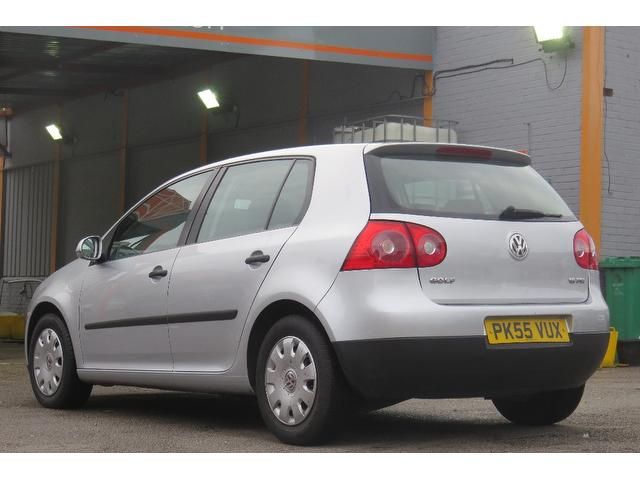 2005 Volkswagen Golf 1.6 S FSI 5dr image 4