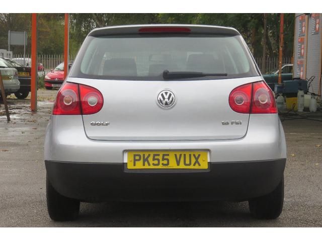 2005 Volkswagen Golf 1.6 S FSI 5dr image 5