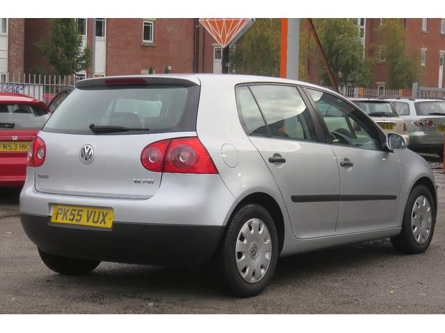 2005 Volkswagen Golf 1.6 S FSI 5dr image 6