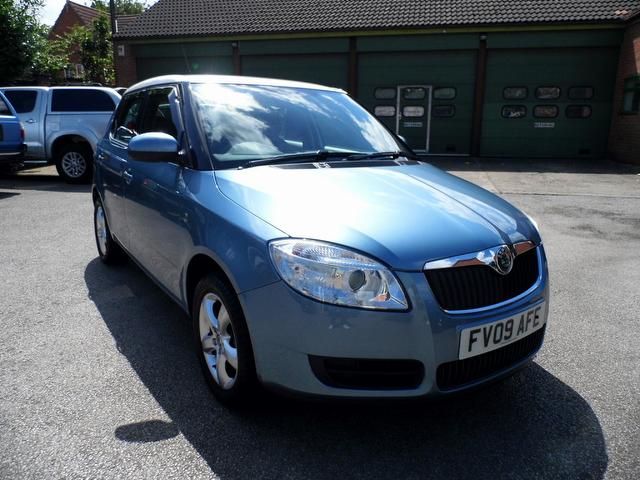 2009 Skoda Fabia 1.6 16v 2 Tiptronic 5dr image 1