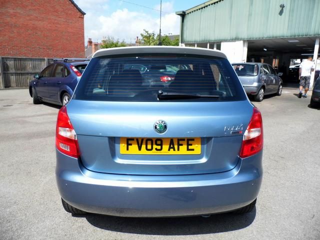 2009 Skoda Fabia 1.6 16v 2 Tiptronic 5dr image 4