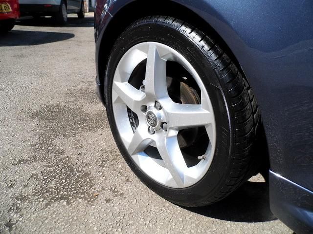 2010 Vauxhall Corsa 1.4 i 16v SRi 5dr image 5